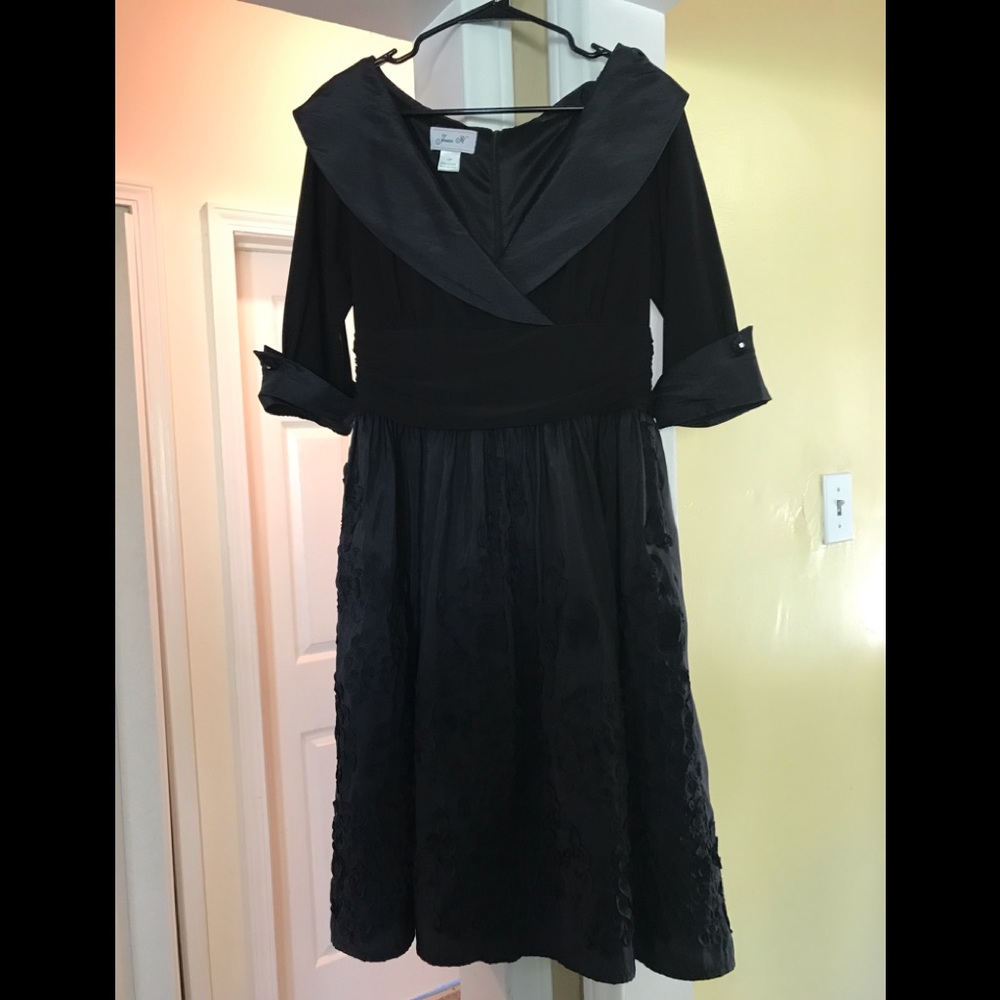 Jessica Howard Black Dress